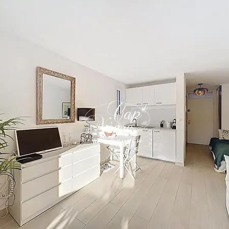 2 Personnes Chic Et Cosy A 5 Min De La De Cavaliere Aigue-Belle