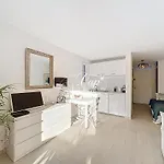 2 Personnes Chic Et Cosy A 5 Min De La De Cavaliere Aigue-Belle